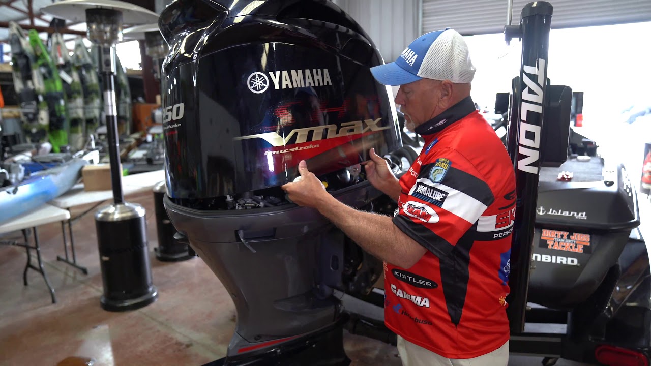 Checking the oil in your Yamaha outboard - Skeeter Bassmaster Elite Pro Matt Herren