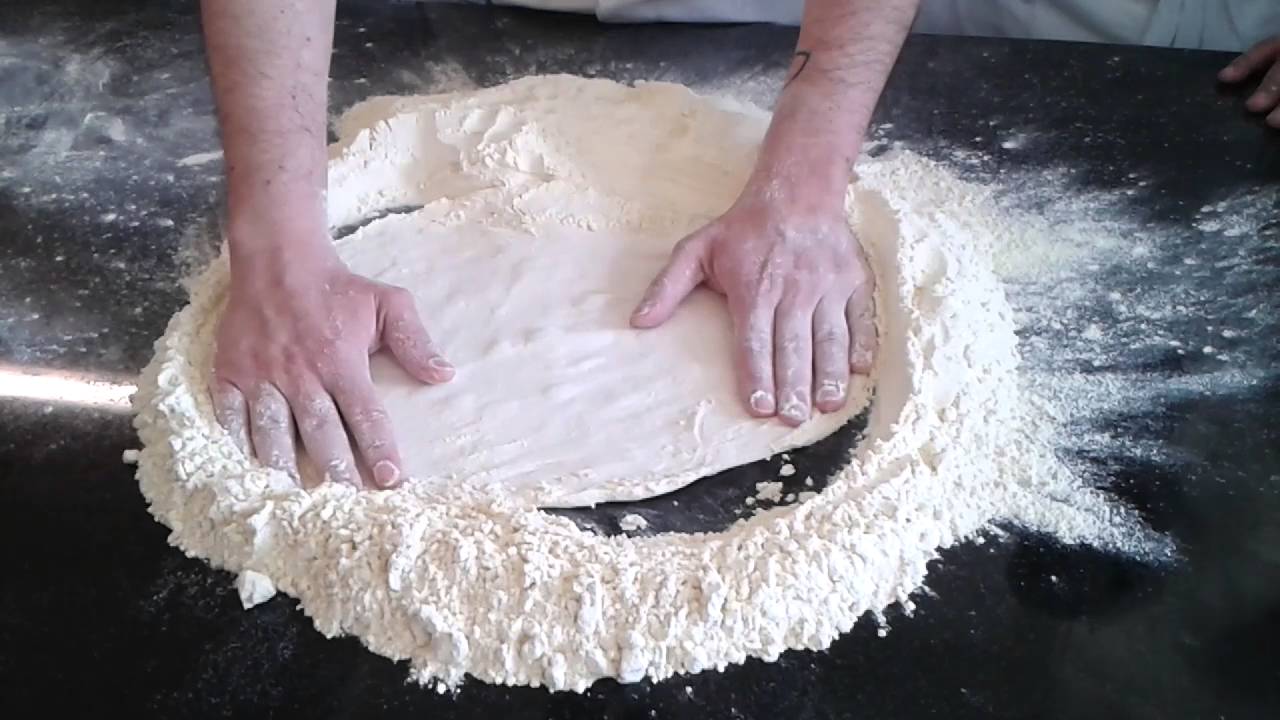 Se stendi la Pizza con il mattarello...