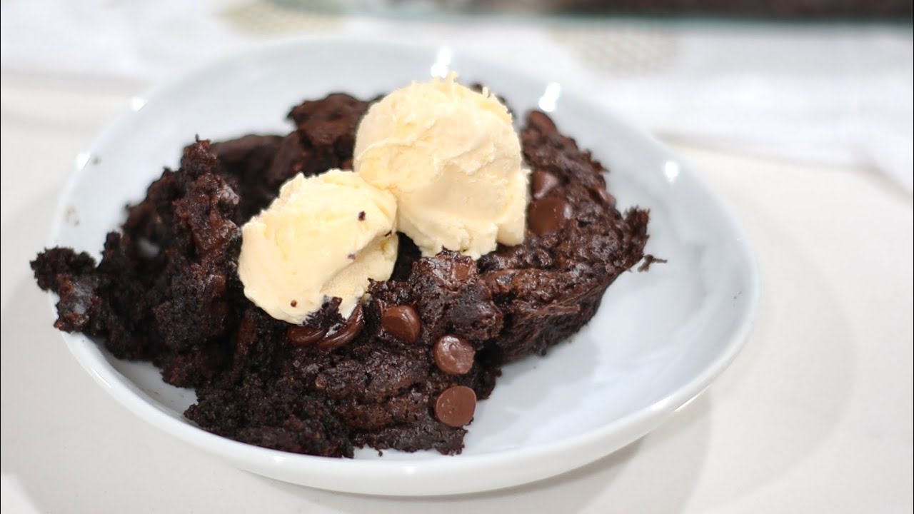 CHOCOLATE DUMP CAKE using box cake | perfect last minute Christmas desert | ❌ eggs ❌ mixer needed