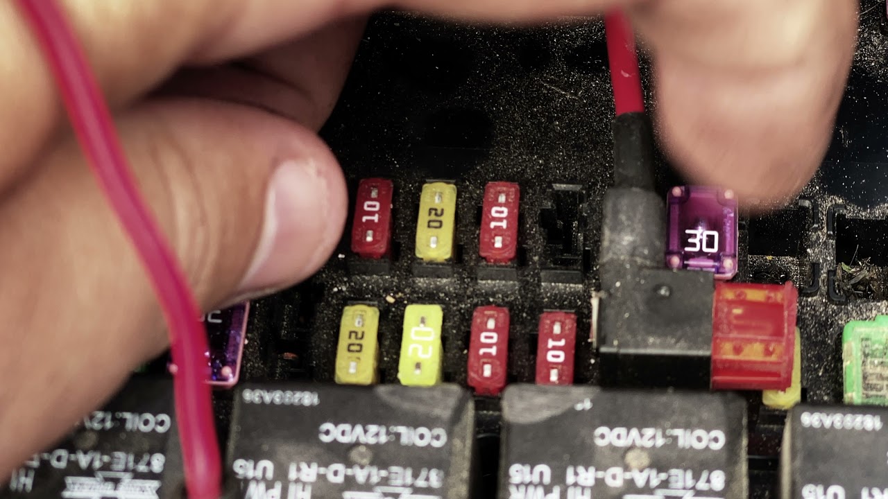 Blown Trailer Fuse F30, Trailer Battery Dead, 2019 RAM 3500