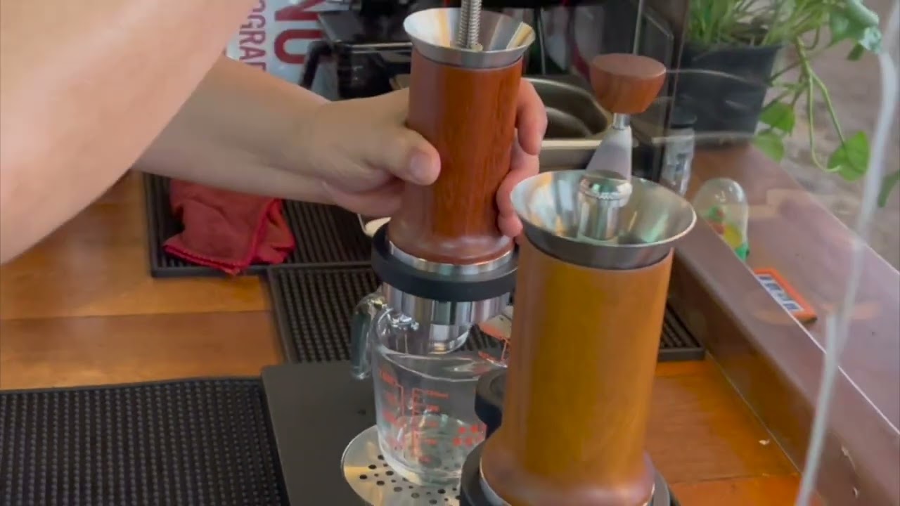 ARAM COFFEE MAKER AT A STREET CAFE IN BANGKOK #jatujakweekendmarket