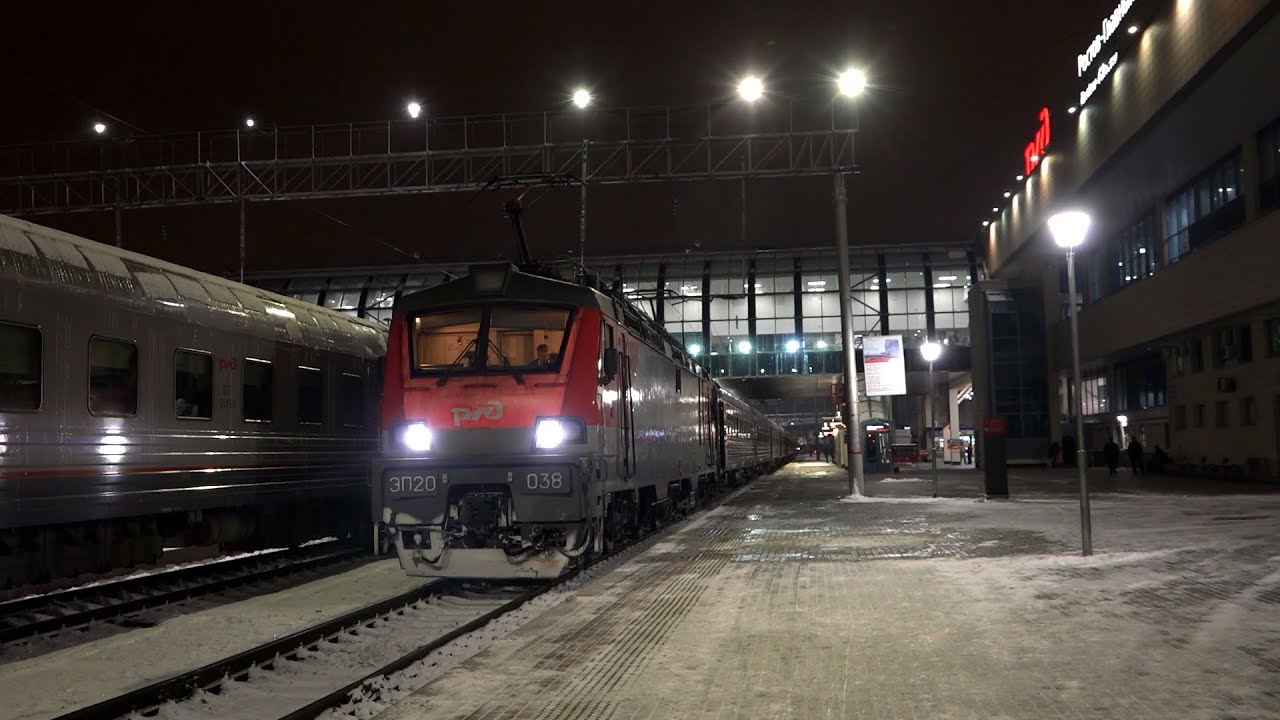 Предновогодние поезда на станции Ростов-Главный