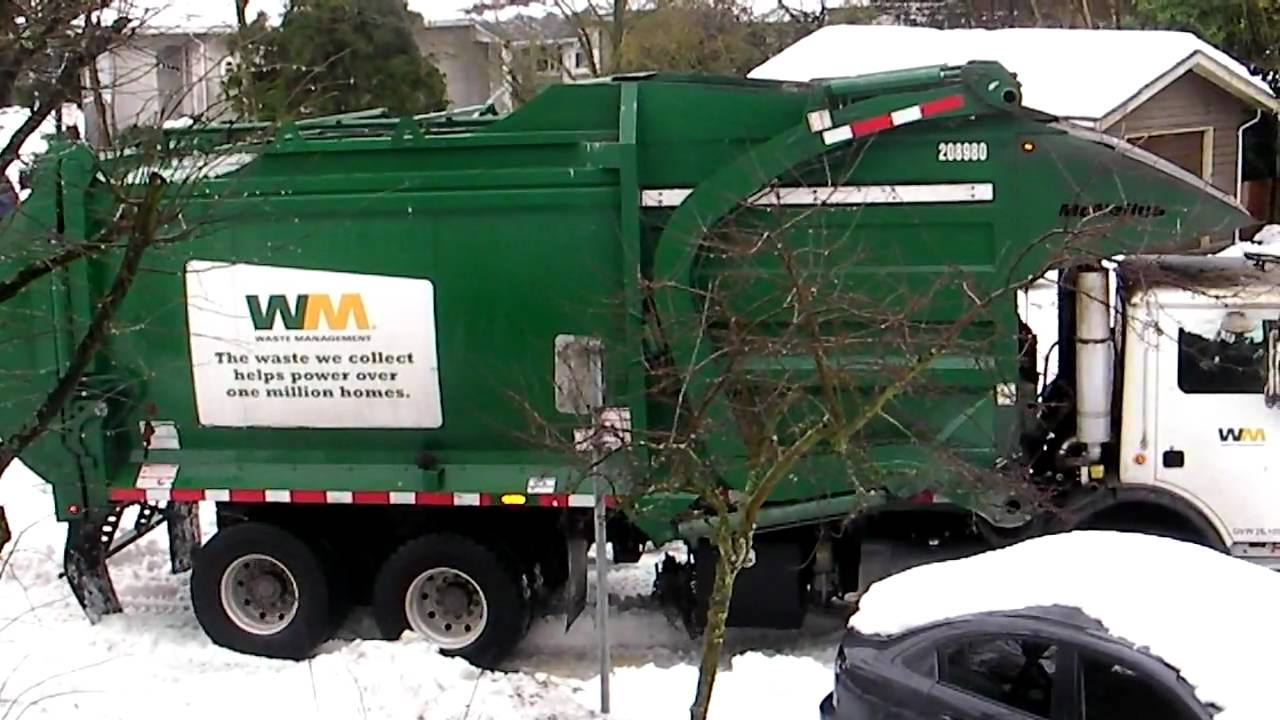 Garbage Truck Stuck in the Snow - part 3 - Attempting to get out