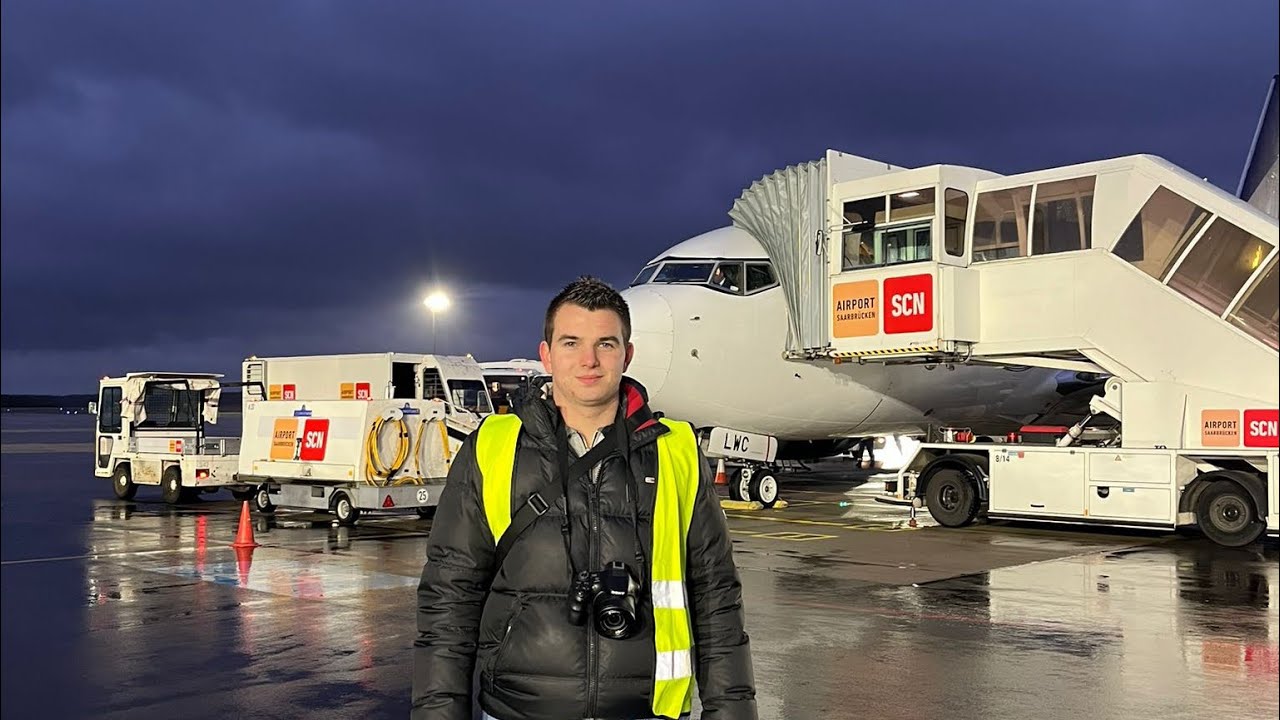 Erstlandung von Lumiwings auf dem Flughafen Saarbrücken | GROẞER EMPFANG AUF DEM VORFELD