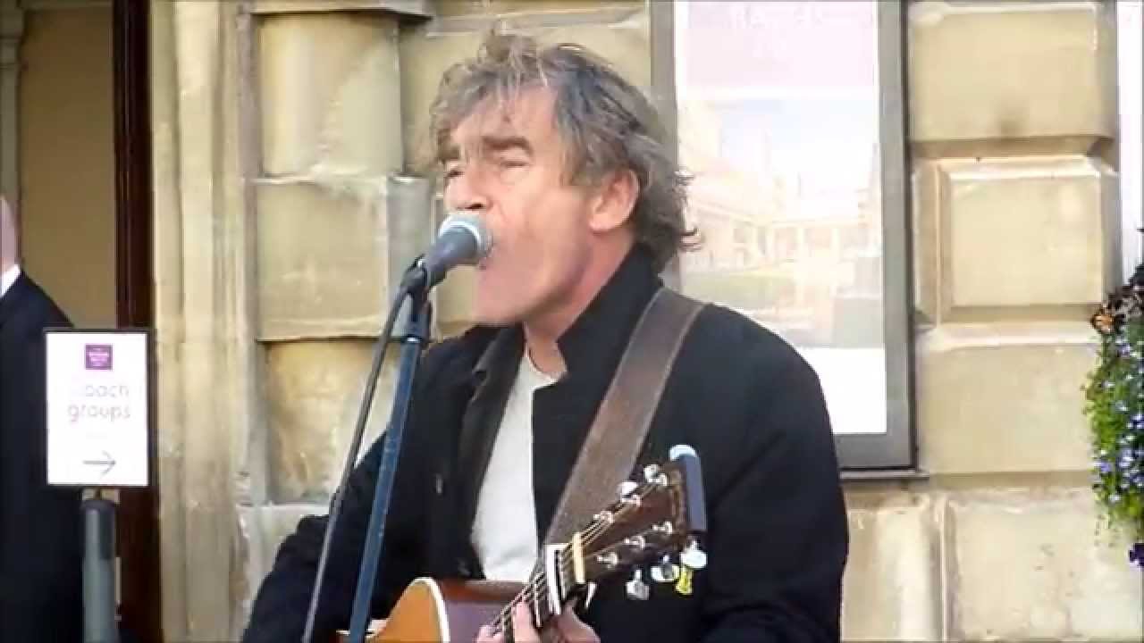Steve Robinson,A Busker In Bath covers Solsbury Hill .3 10 2014