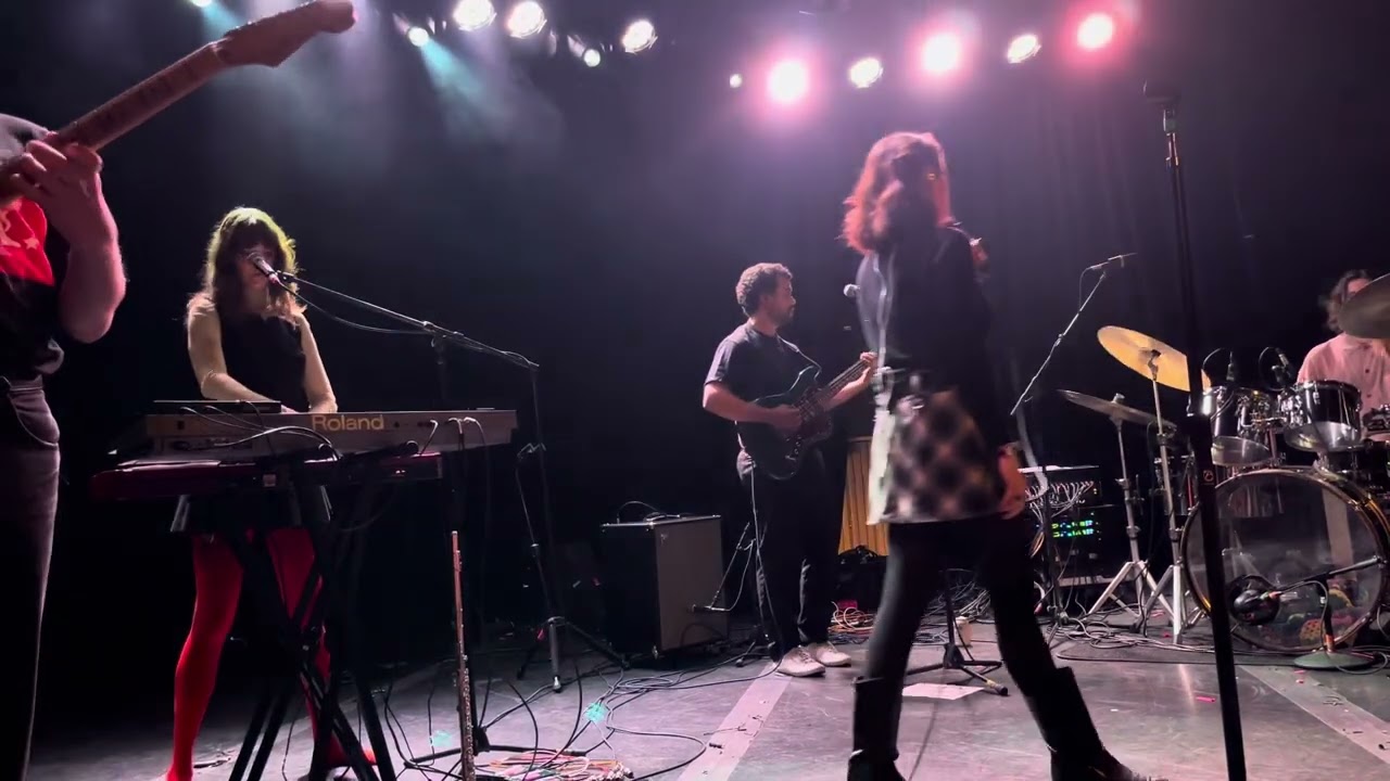 TOPS - Call You Back (Live @ The Roxy)