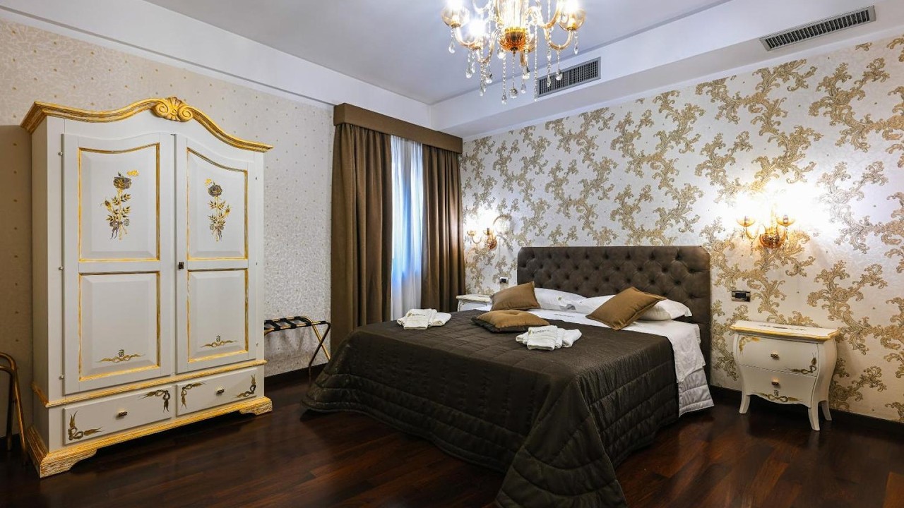 Hotel Mastrodattia | Celano, Italy | Hotel Review 🏨