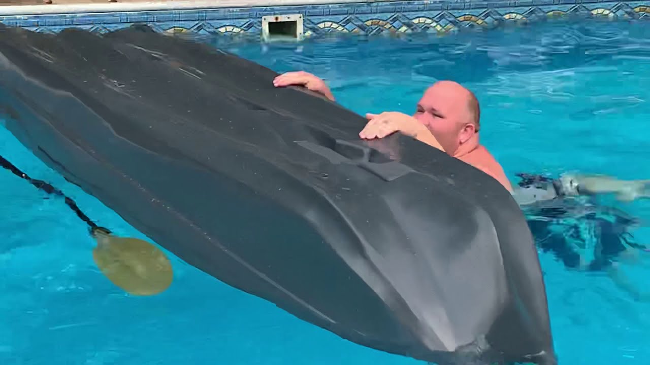 Going for a swim on the Jonny Boat Bass 100. First impressions!