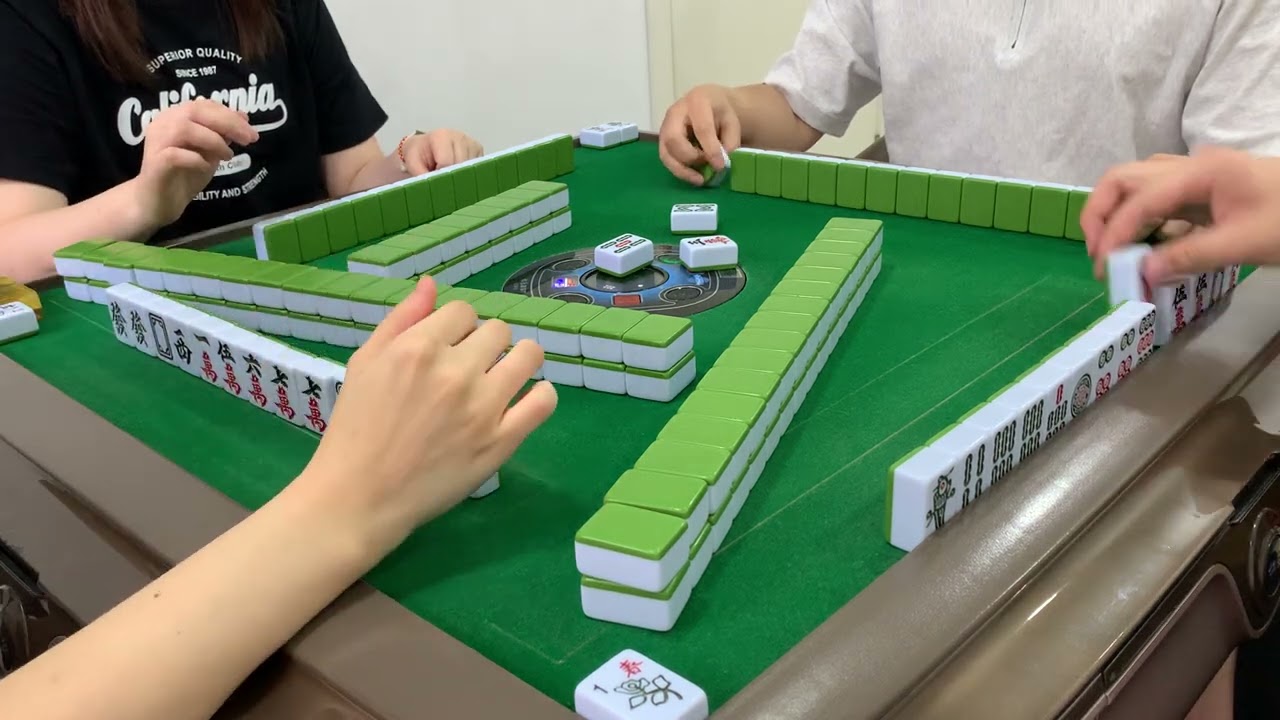 Mahjong190. 廣東牌10番512有花🀄️旅行前殺戰局五回之一：暴風雨前夕嘅攻防戰，無咩牌，人攻我守。Lily 蕃茄 鷹仔 Con仔