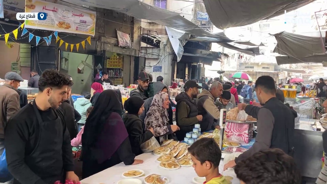 روحانية الشهر في مواجهة قسوة الحصار، غزة تعاند الحرب