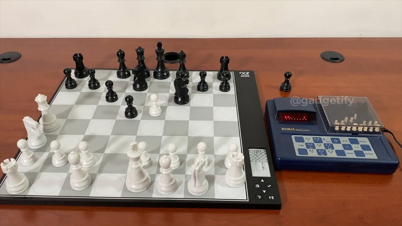 Boris Diplomat Chess Computer from 1970s 👑 Gadgetify