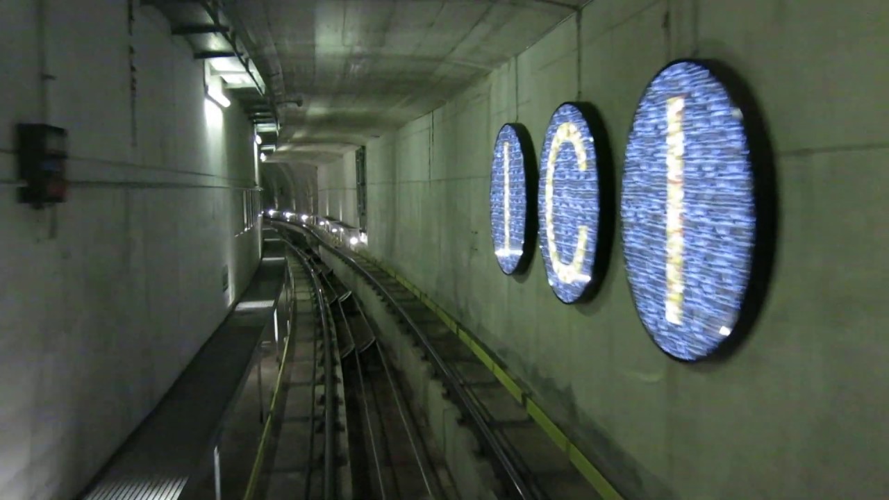 Standseilbahn 2000.05 Neuchâtel Uni - Gare Funambule - Bergfahrt 2019 - Funiculaire