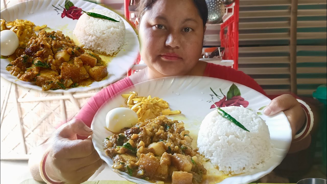 Omajwng Lao Aloo Bhaja Daodwi Dwise Runai, Egg Boil Pork With Bottle Guard Curry Potato Fry