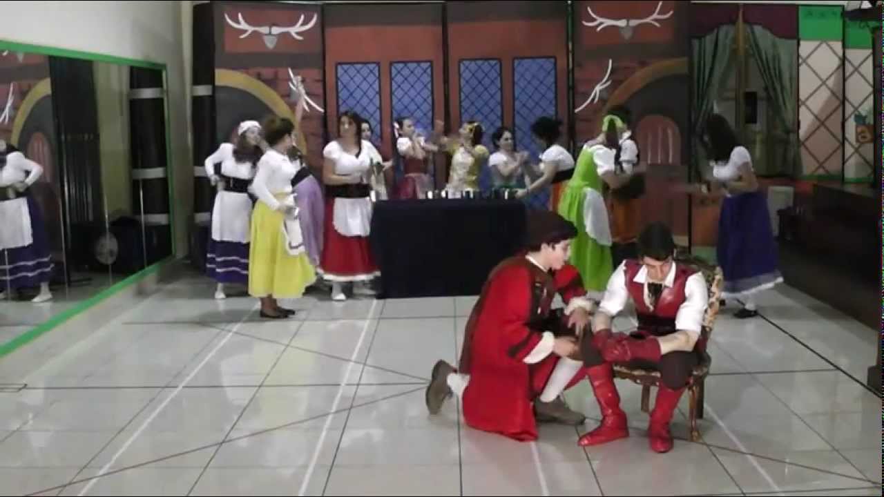 Gaston da: La Bella e la Bestia (Compagnia della Piccola Luna)