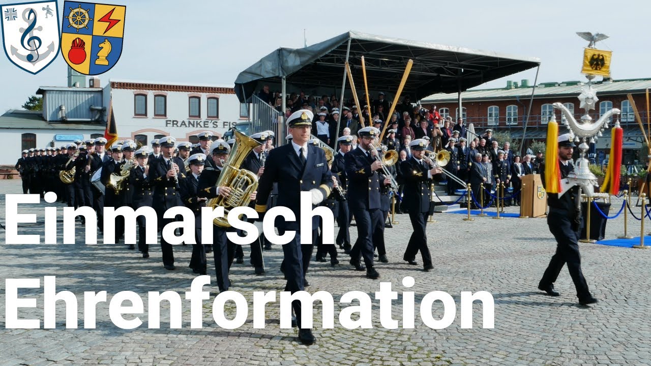 Einmarsch Ehrenformation Marineoperationsschule mit Anchors Aweigh! - Gelöbnis 4.5.2023 Bremerhaven