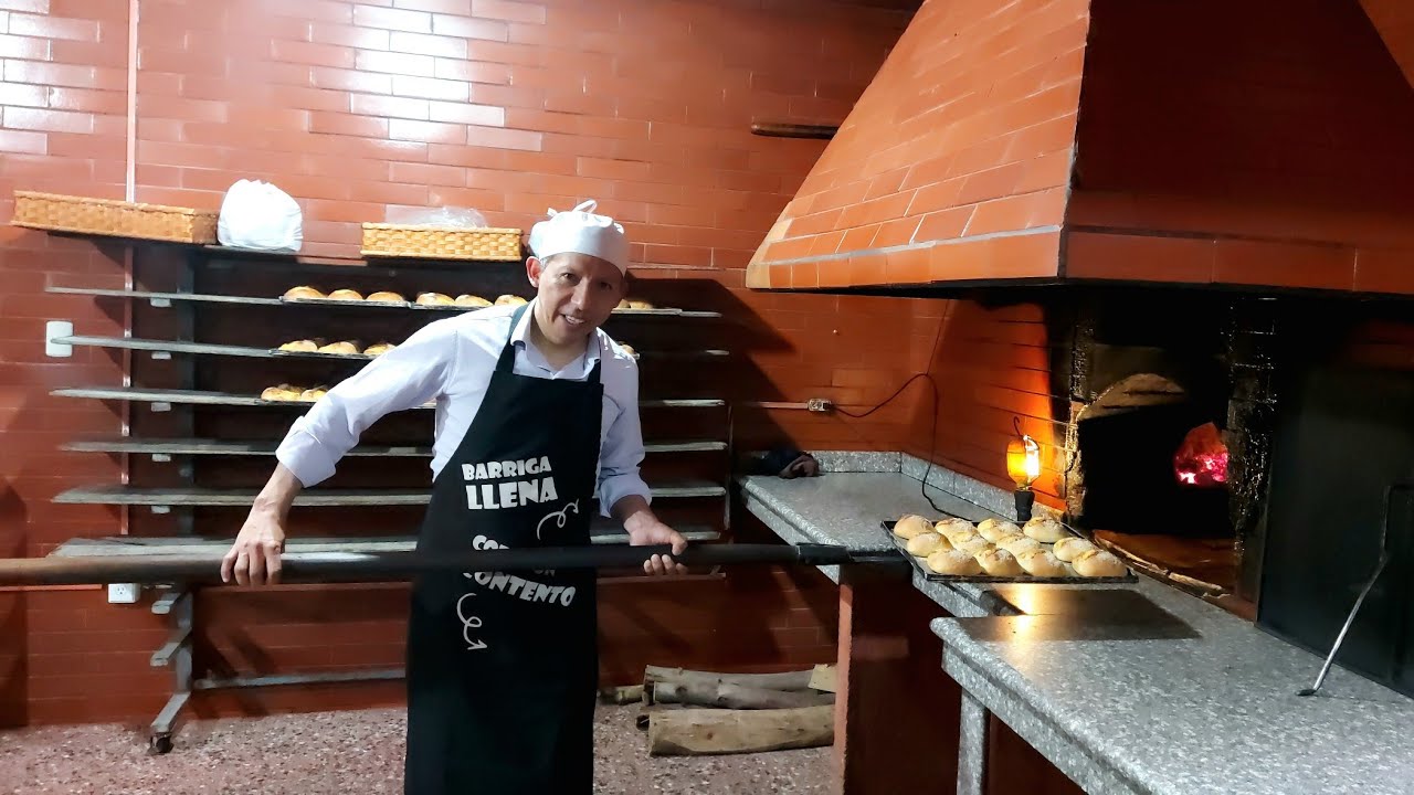Desde el barrio Todos Santos Cuenca Ecuador Panadería tradicional desde 1938