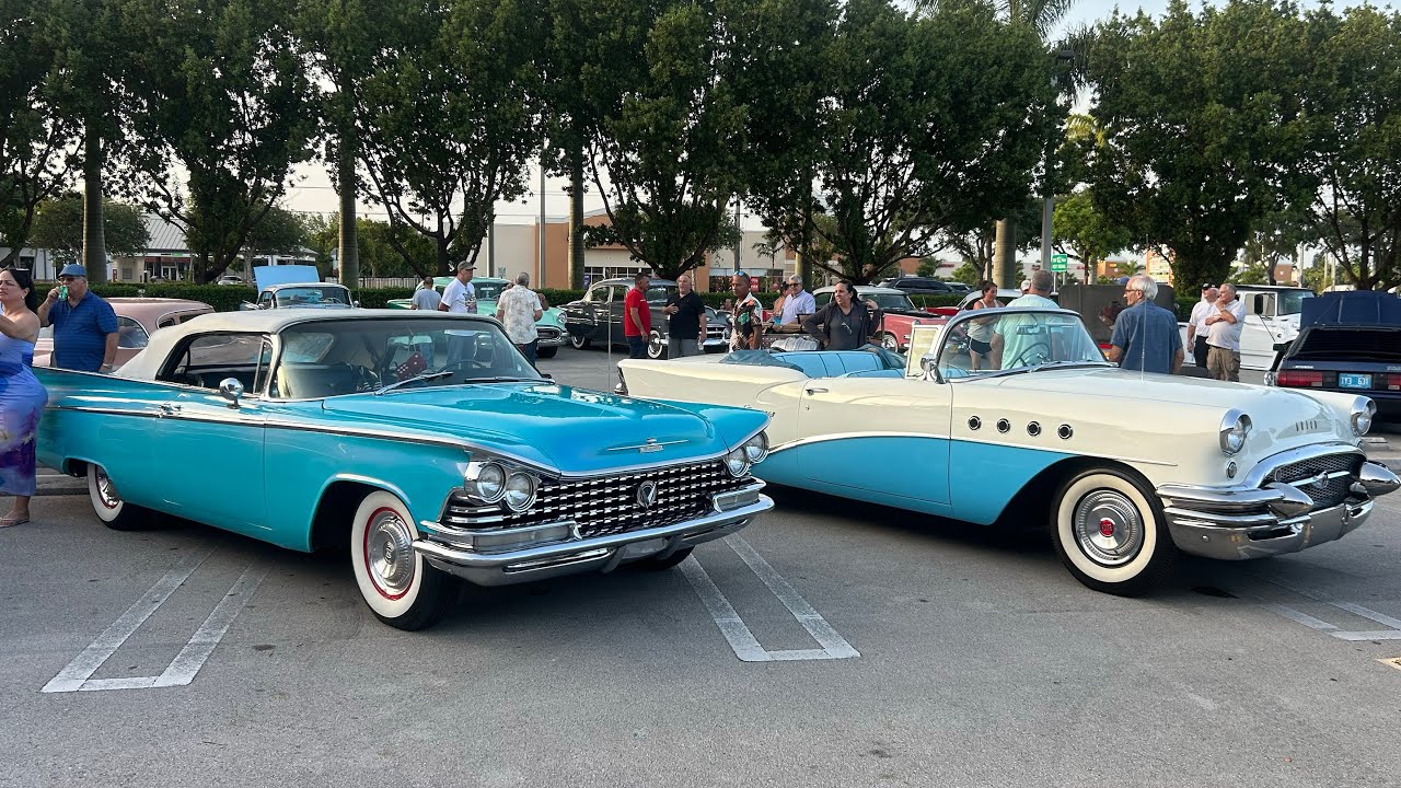 Una noche inolvidable junto a más de 100 autos clásicos de los años 1950.