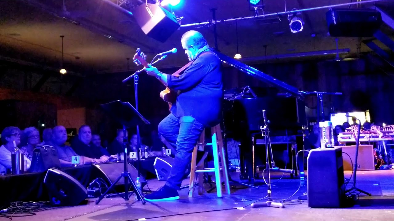 Raul Malo, New Hope Winery, PA 8.16.19 Night 2, Part 1 (Set list below.)