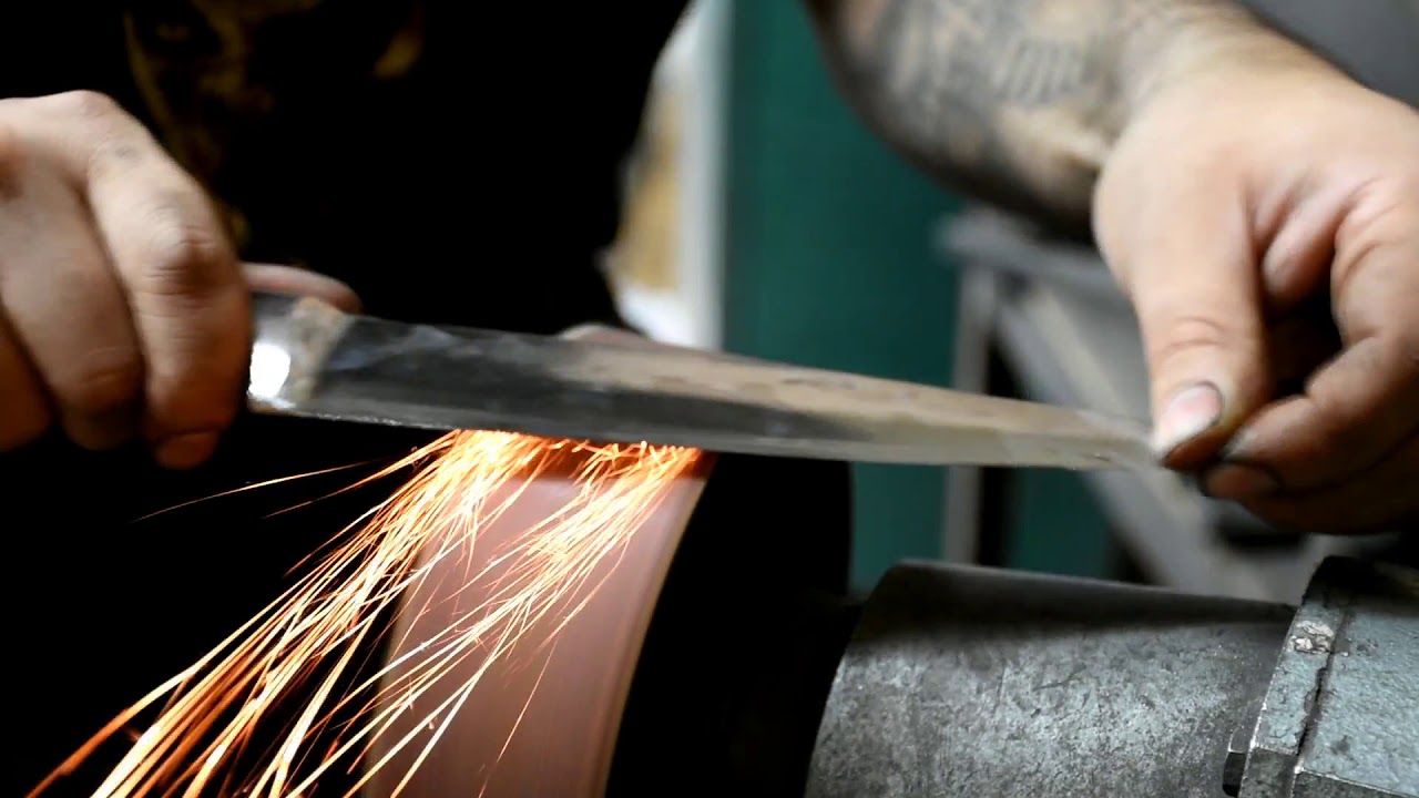 Afilado de cuchillo, forma Industrial y económicamente - filo Plano y cóncavo