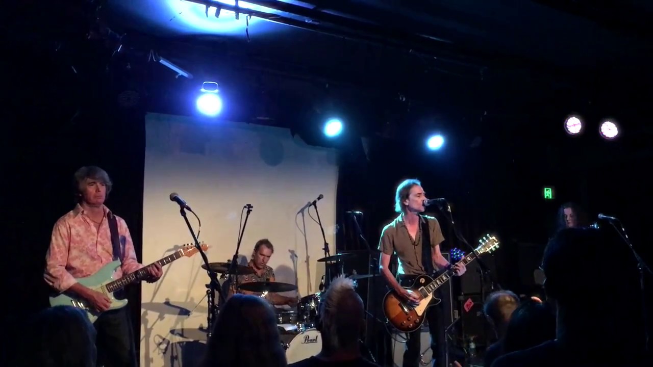 "Igloo" - Mick Medew & The Mesmerisers