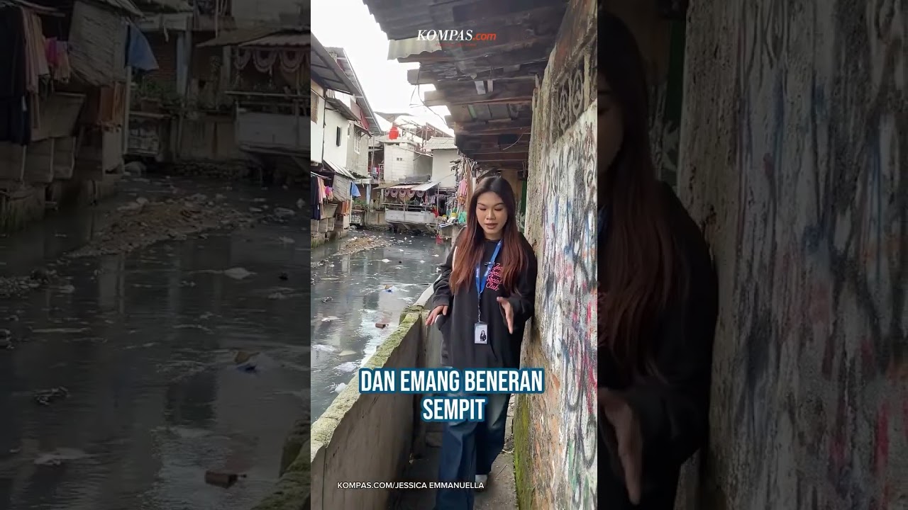 Menyusuri Gang Kumuh di Pinggir Kali Jati Bunder