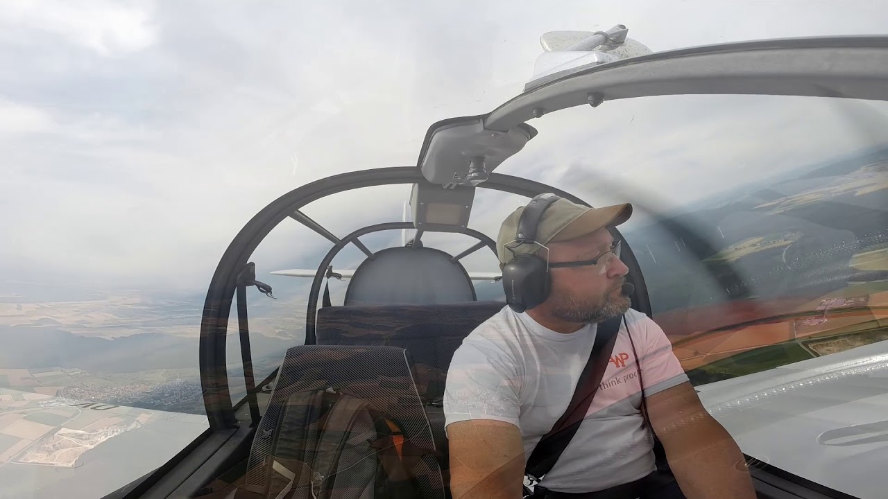 Flugzeugschlepp am Flugplatz Aalen-Elchingen EDPA