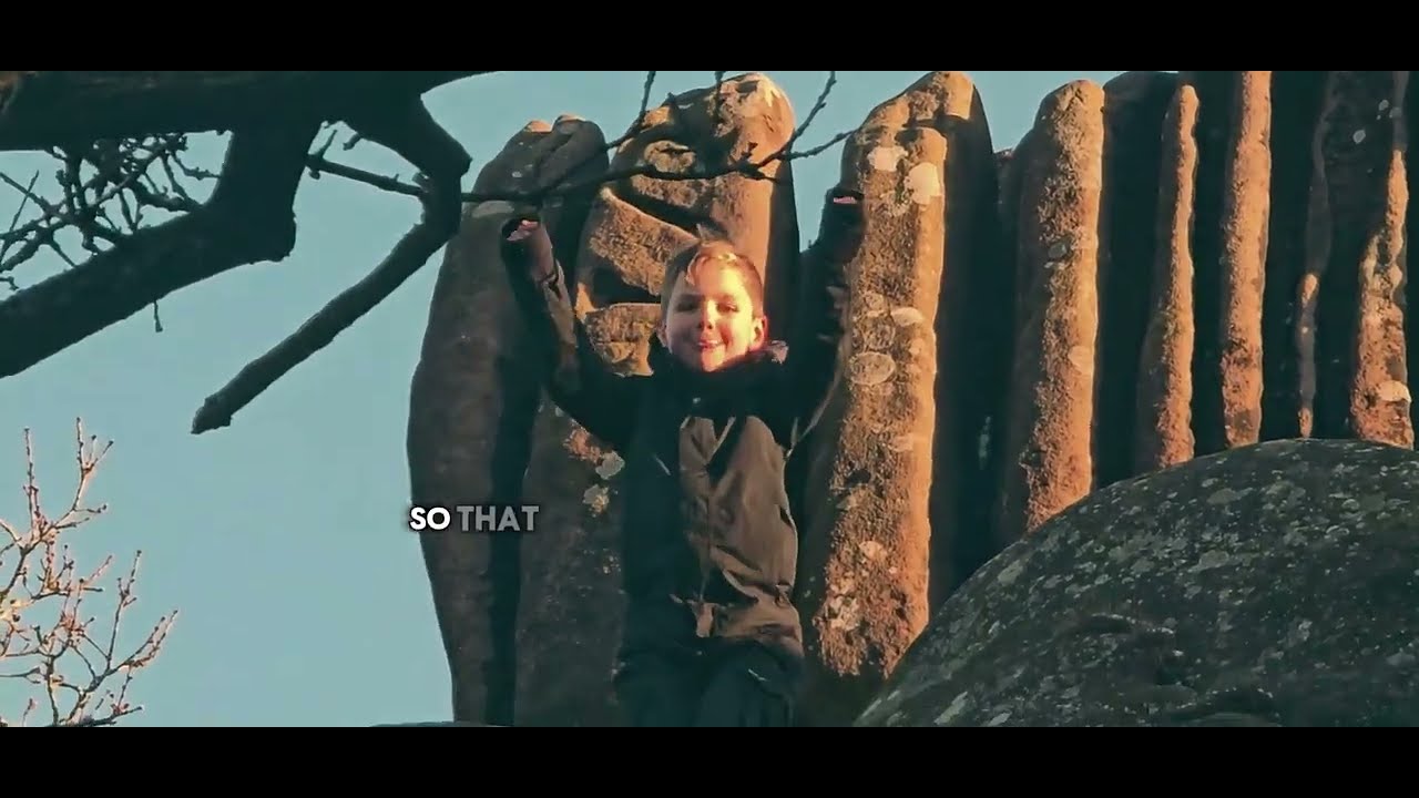 Family Hike in't Peak District – 90 mins from Sale| Robin Hood’s Stride| Family Hiking w/ Boys