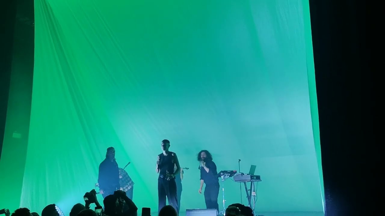 Mansfield Tya / Odezenne - Une danse de mauvais goût @ Olympia Paris 1er nov. 2022