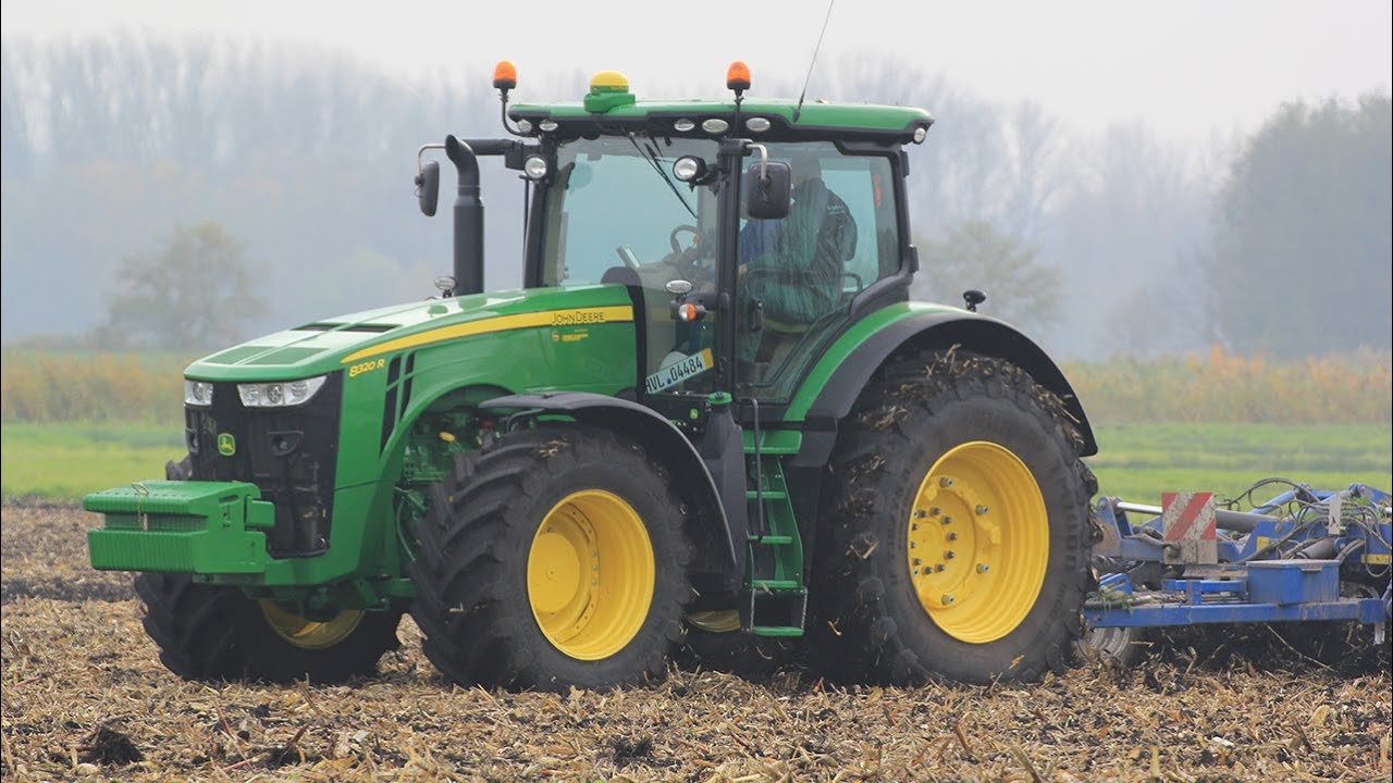 John Deere 8320 R AutoPowr with K&ouml;ckerling Vector cultivator on corn stubble in Germany