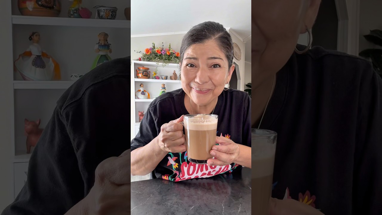 Cafecito with a hint of Mexican Chocolate #cafe #coffee #recipe #mexicancoffee