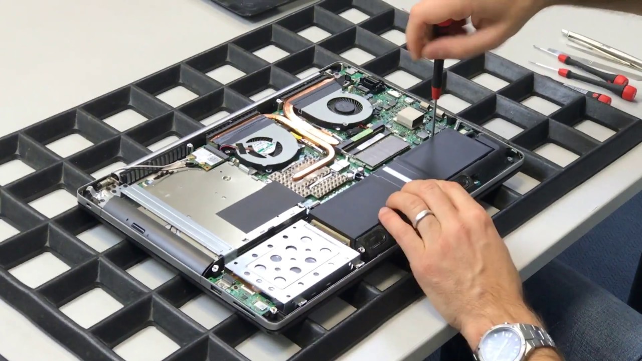 Displaytausch IPS Notebook-Display -  Reparatur beim Asus N550 Notebook