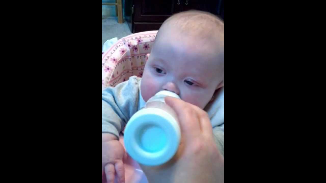 Jordyn falling asleep drinking her bottle