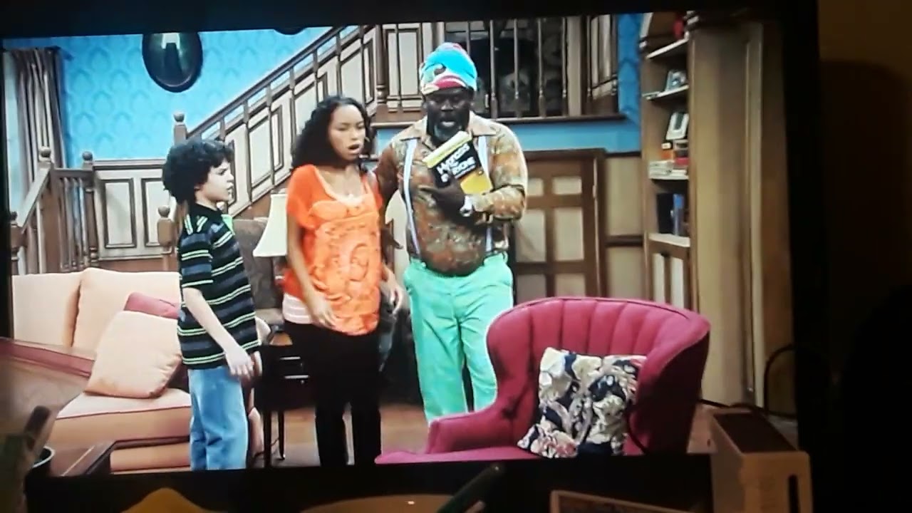 logan browning sexy barefeet walking in flip flops on meet the browns show
