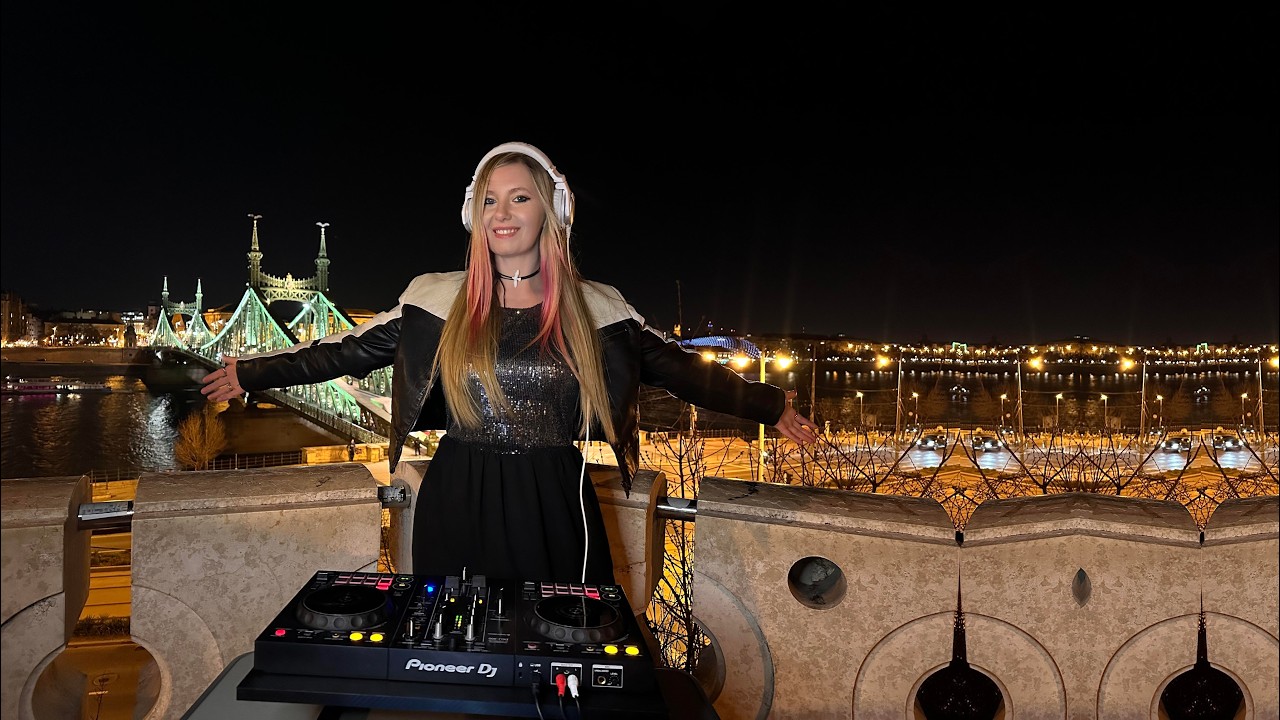 Night Vibes at Liberty Bridge Budapest - Melodic Techno / Progressive House DJ Set