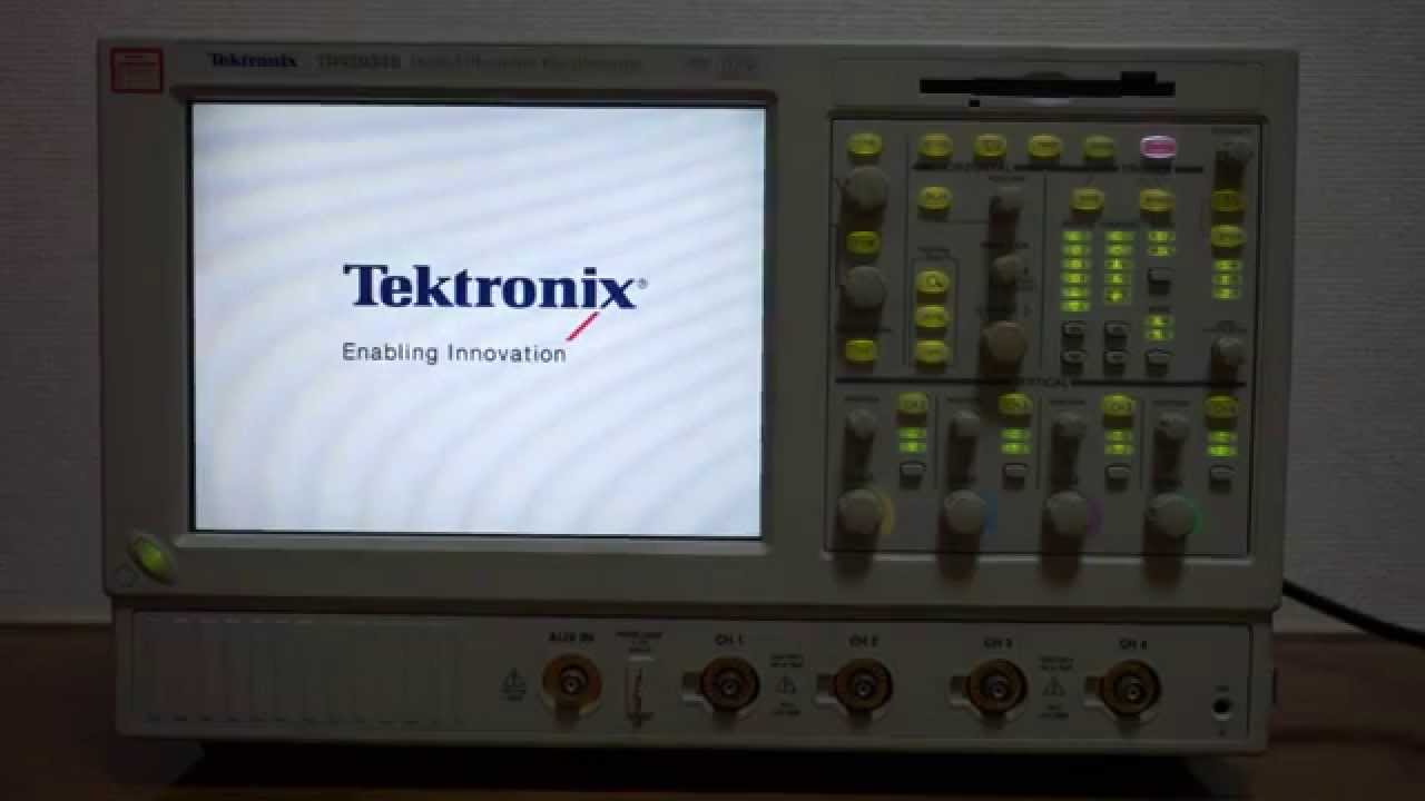 Tektronix Oscilloscope TDS5034B Boot up