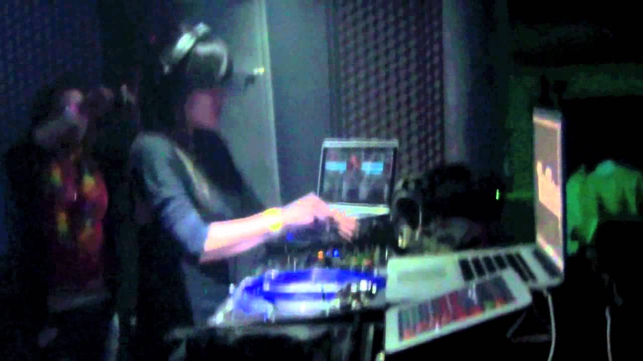 Julyukie @ Fuel Techno (Leiria - PT) 31.12.11