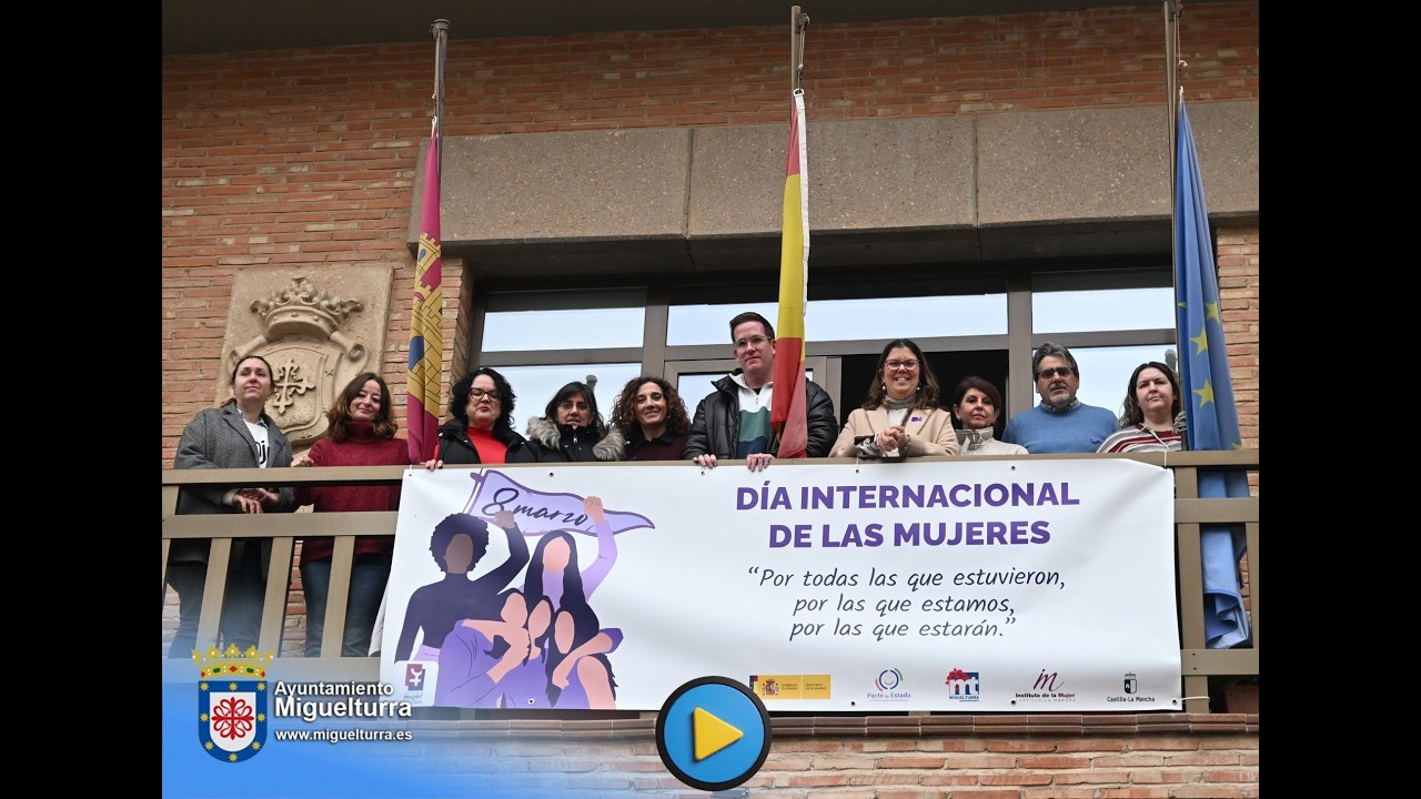 Compromiso con la igualdad con colocación de pancarta institucional del 8M y lectura de manifiesto