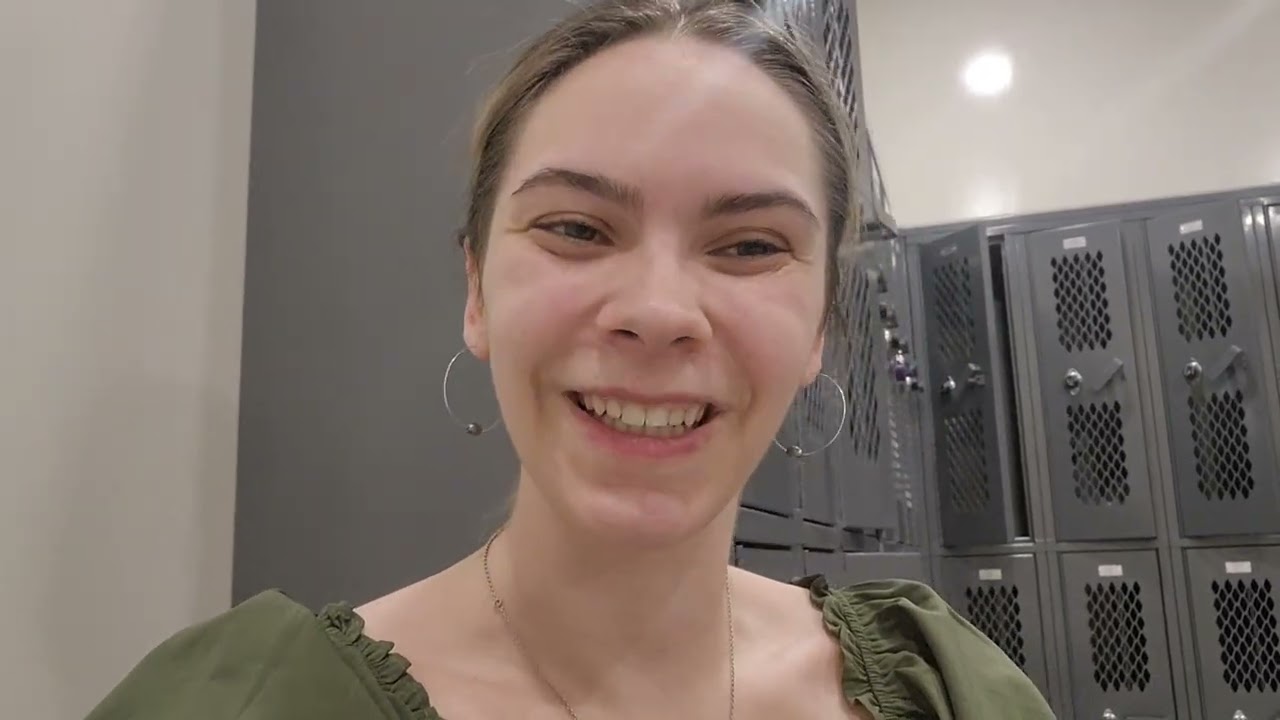 Vlog #2 - I look pretty in my dress