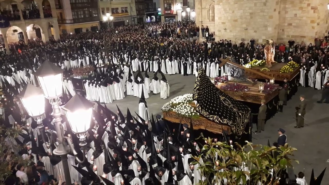 Lunes Santo 2023. Zamora. Hermandad de Jesús en su Tercera Caída. La muerte no es el final.