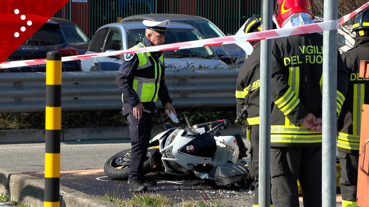 Incidente tra un'auto e una moto a Montano Lucino (Como): morto il motociclista