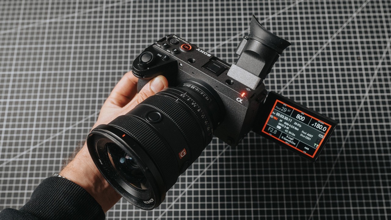 Najbardziej popularny aparat Sony w nowych szatach
