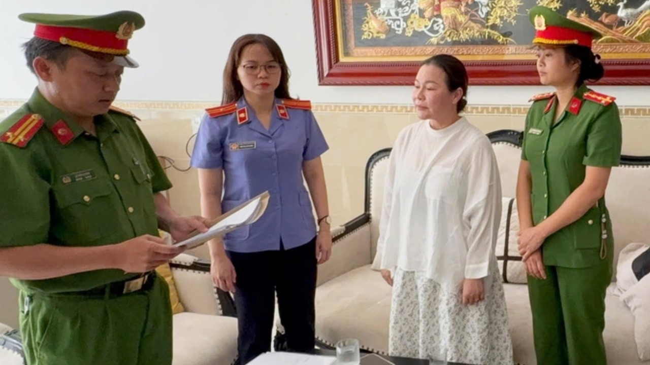 Vợ Quý Bình bị bắt vì tội Lừa đảo, chiếm đoạt gần 50 tỷ
