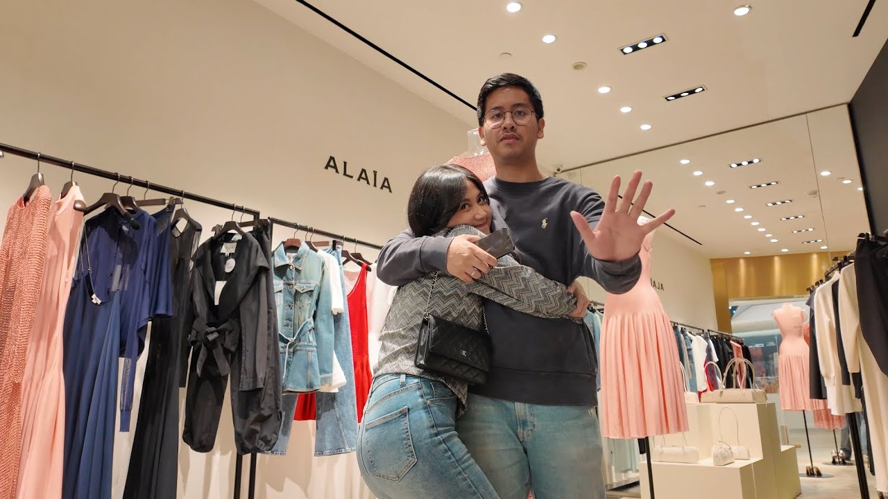 SURPRISE KASIH THR BUAT ISTRI BELANJA DI PLAZA INDO!