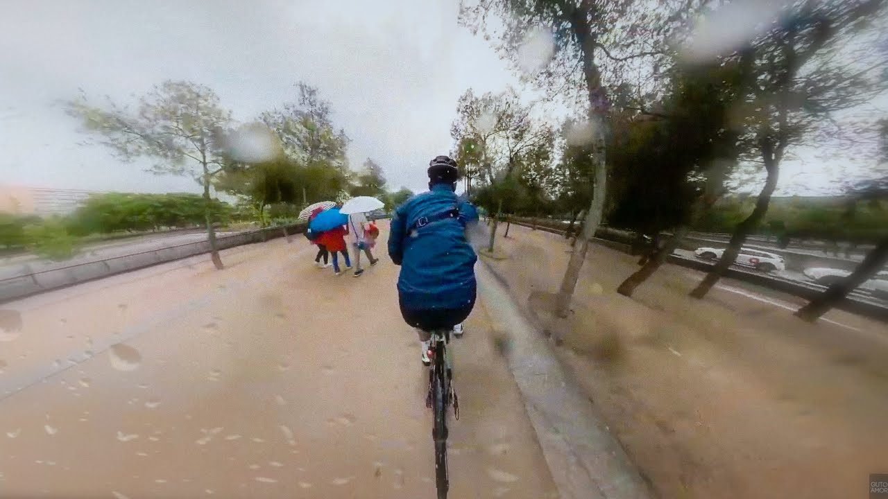 Pedalando na Chuva em Madrid Rio: Passeio ASMR e Dicas Insta360
