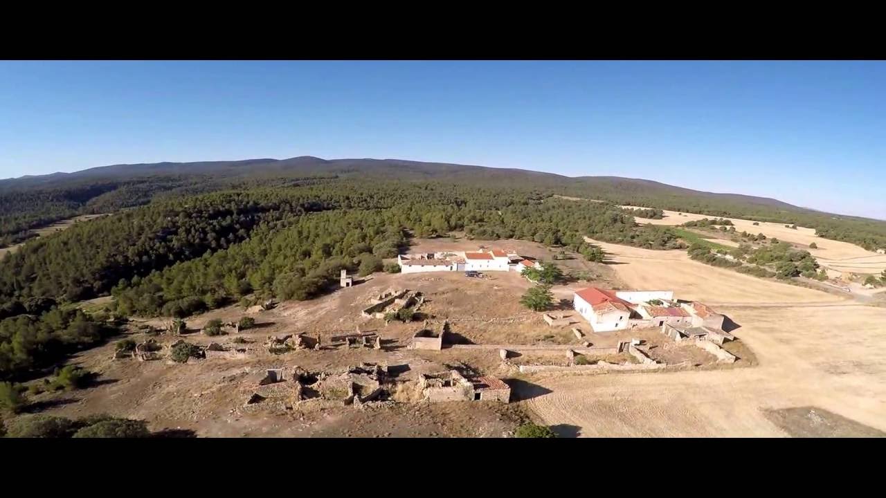 Un pueblo fantasma y las aguas del pantano de Benagéber
