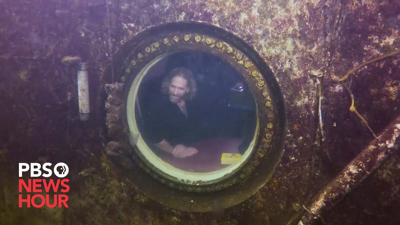 Scientist lives underwater for weeks to raise ocean awareness