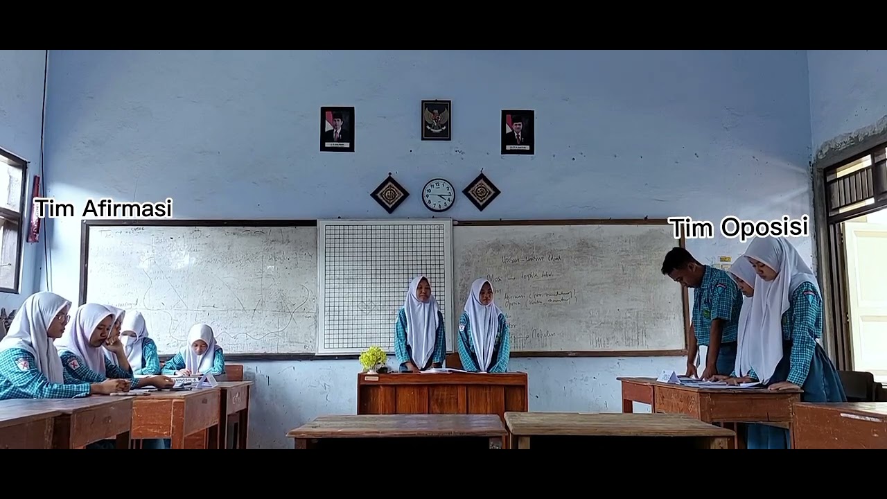 DEBAT  [SMK N 1 SRAGI]  KELAS X TJKT 4 (bahasa indonesia)