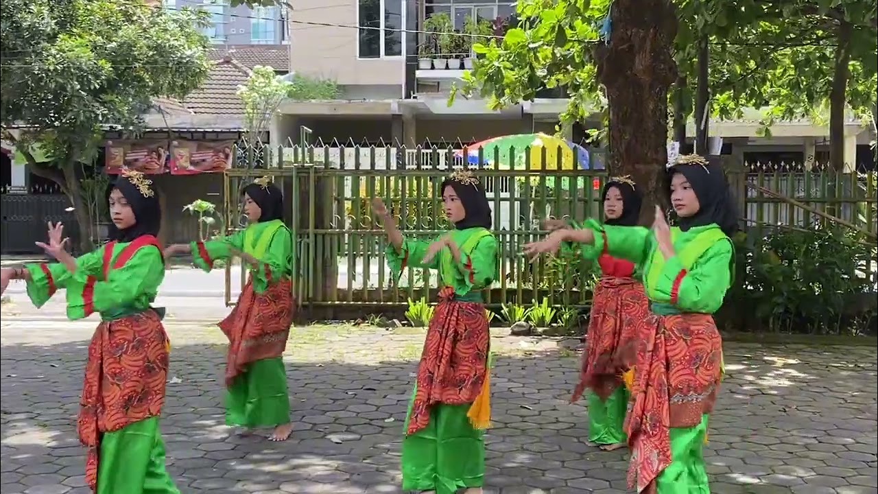 Tari lenggang nyai