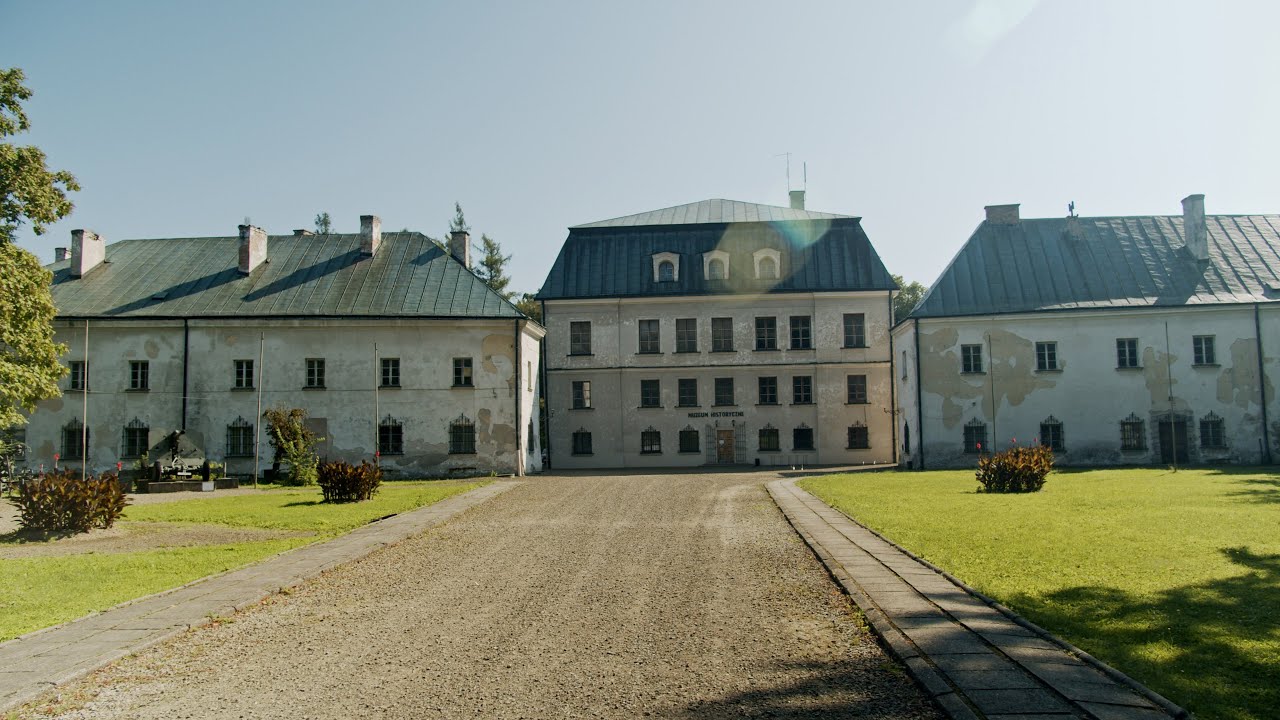 Zesp&oacute;ł pałacowo-parkowy w Dukli
