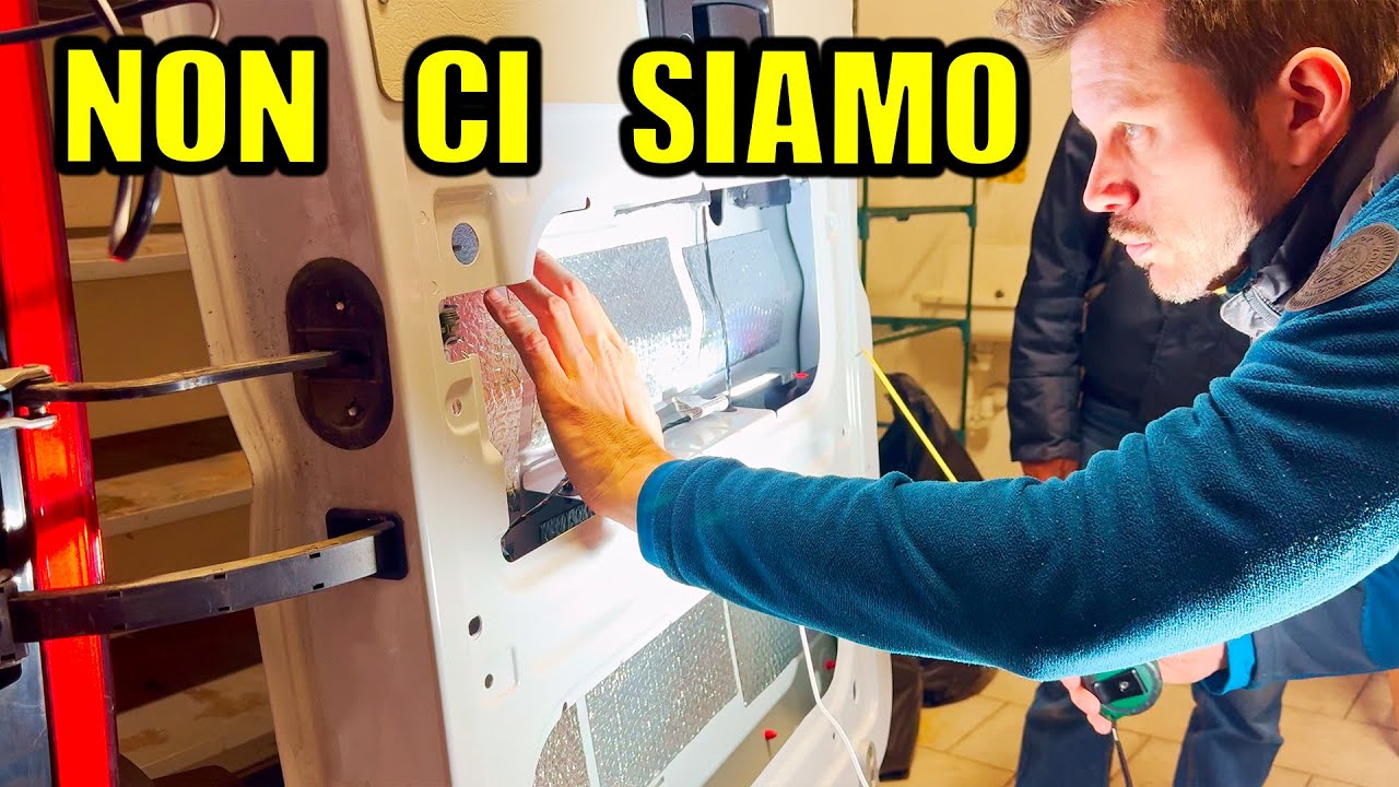 Abbiamo INIZIATO la COIBENTAZIONE del VAN 🚐 IL MIGLIORE 🙌 ISOLAMENTO TERMICO